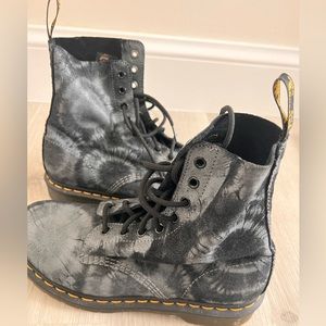 DR. MARTENS 1460 Pascal Tie Dye Boot in size 9US
